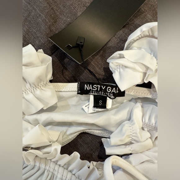 Ruched Ruffle Detail Bikini - Picture 6 of 10